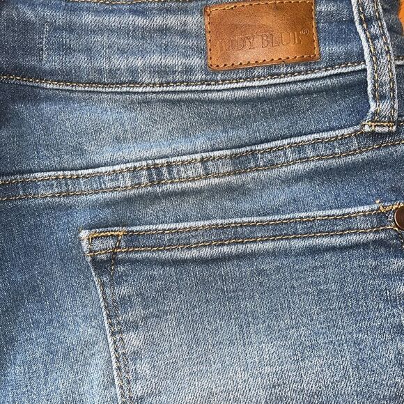 EXCELLENT DISTRESSED CONDITION SIZE 27 JUDY BLUE JEANS - Picture 6 of 8